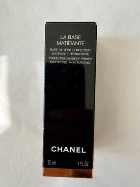 Chanel La Base Matifiante Perfecting Makeup Primer Mattifying Moisturizer